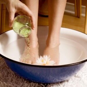 During fungus treatment, it is necessary to wash your feet frequently. 